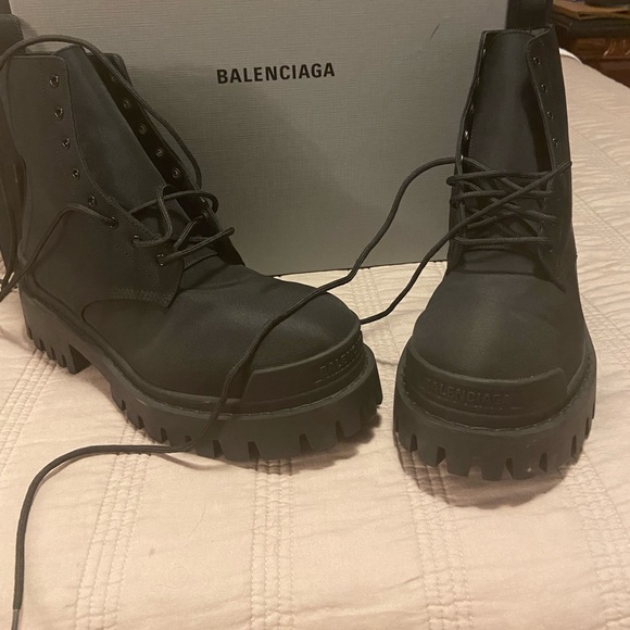 Authentic Balenciaga Boots NWT - Picture 3 of 6